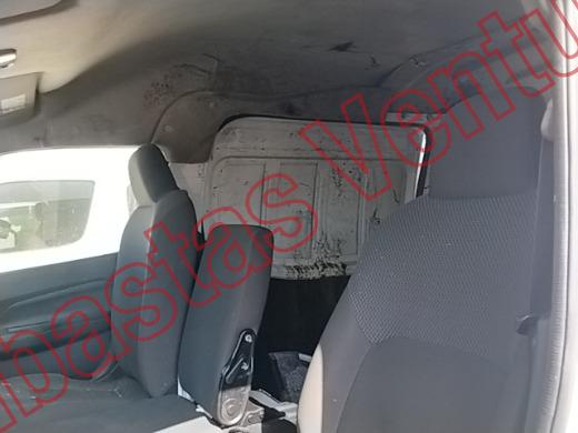 NISSAN URVAN 2023, foto 16 de 19