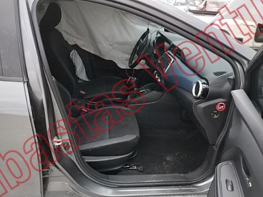 NISSAN VERSA 2025, foto 12 de 19
