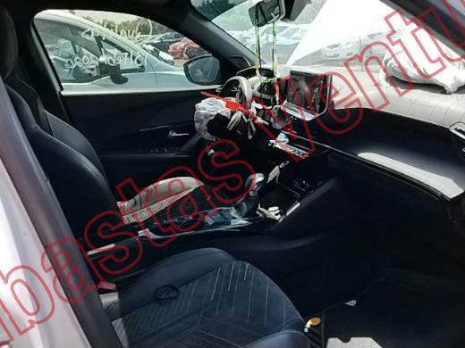 PEUGEOT 2008 2024, foto 12 de 19