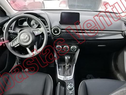 MAZDA MAZDA 2 2025, foto 14 de 19