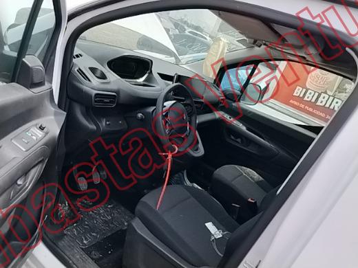 PEUGEOT PARTNER 2025, foto 17 de 19