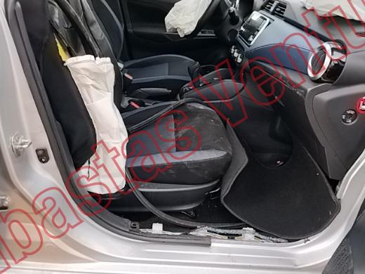 NISSAN VERSA 2025, foto 12 de 19