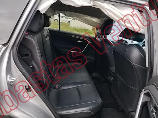 TOYOTA RAV4 2021, foto 13 de 19
