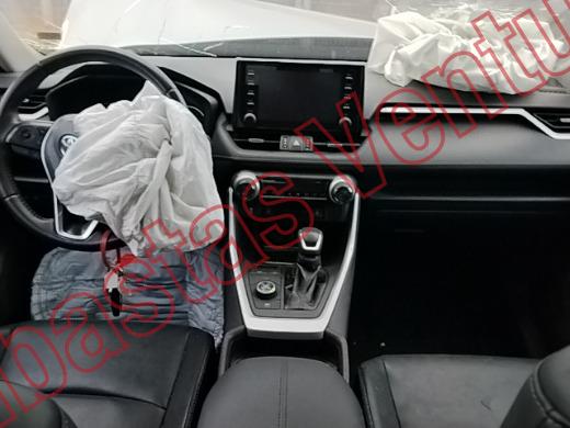 TOYOTA RAV4 2021, foto 14 de 19