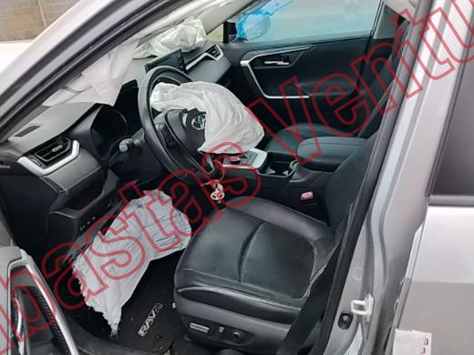 TOYOTA RAV4 2021, foto 17 de 19