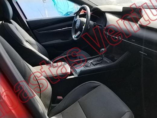 MAZDA MAZDA 3 2024, foto 12 de 19