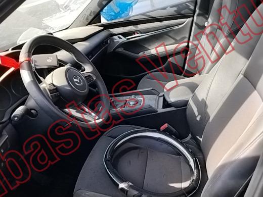 MAZDA MAZDA 3 2024, foto 17 de 19
