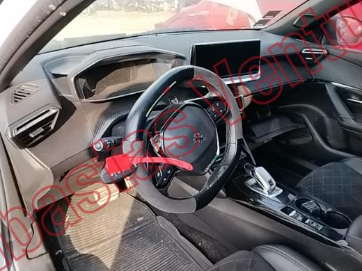 PEUGEOT 2008 2022, foto 14 de 19