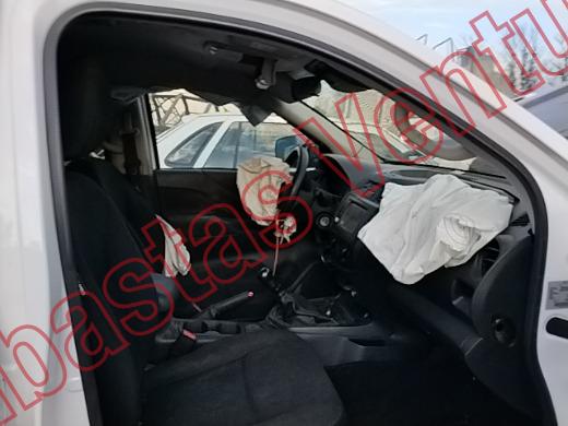 NISSAN FRONTIER 2025, foto 12 de 19
