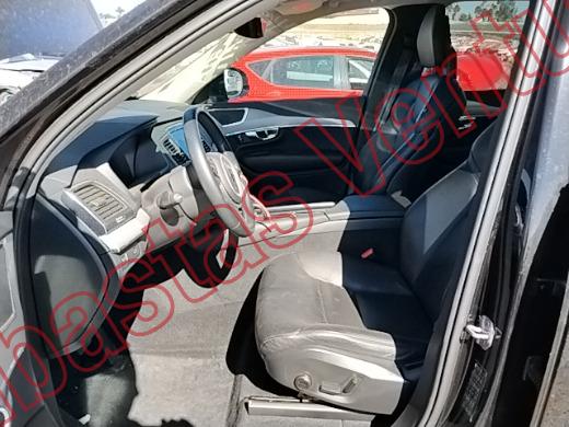 VOLVO XC90 2022, foto 17 de 19
