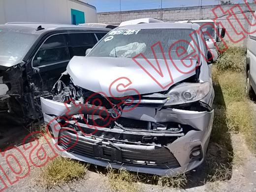 TOYOTA SIENNA 2019, foto 2 de 19