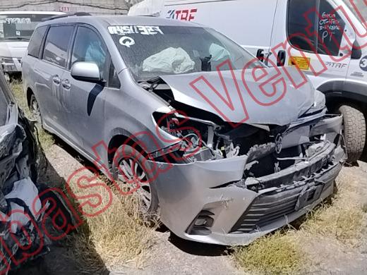 TOYOTA SIENNA 2019, foto 4 de 19