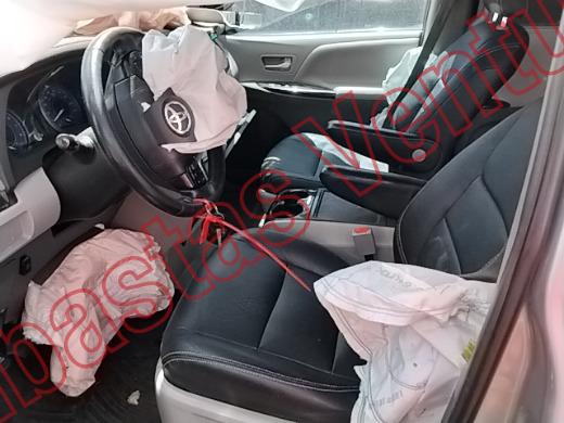 TOYOTA SIENNA 2019, foto 17 de 19