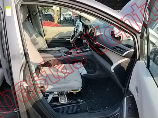 TOYOTA SIENNA 2024, foto 12 de 19