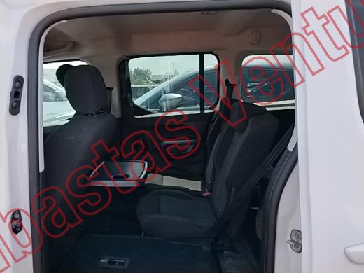 PEUGEOT RIFTER 2024, foto 16 de 19