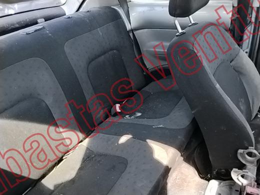VOLKSWAGEN BEETLE 2002, foto 13 de 19