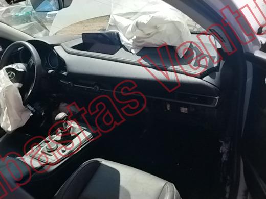 MAZDA CX30 2025, foto 14 de 19