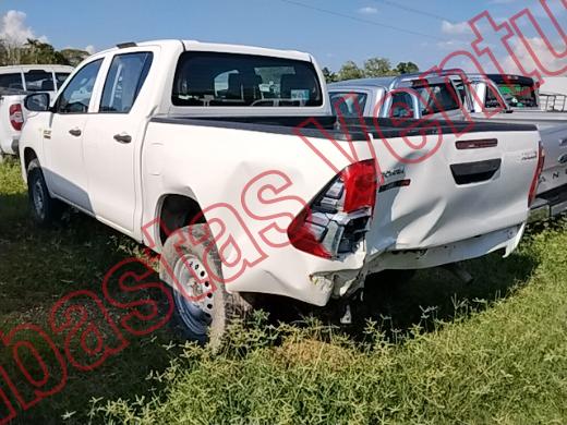 TOYOTA HILUX 2023, foto 7 de 19