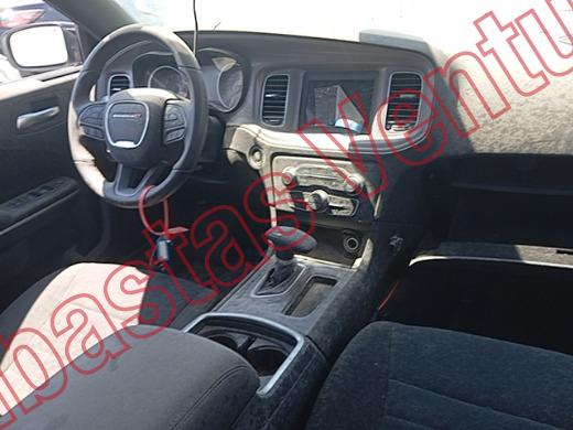DODGE CHARGER 2023, foto 14 de 19