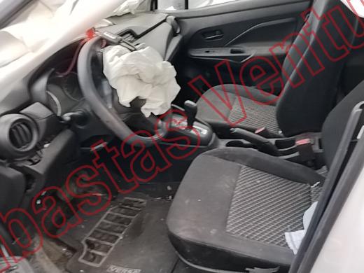 NISSAN VERSA 2023, foto 17 de 19