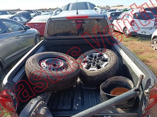 NISSAN FRONTIER 2025, foto 15 de 19