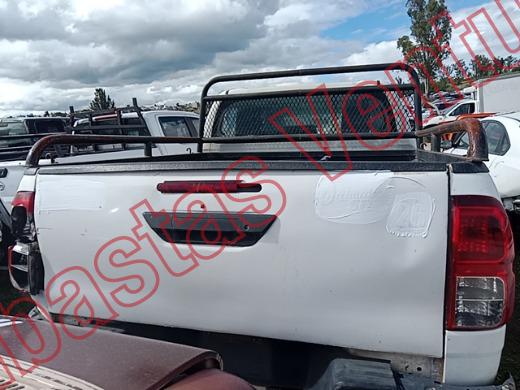 TOYOTA HILUX 2022, foto 6 de 19
