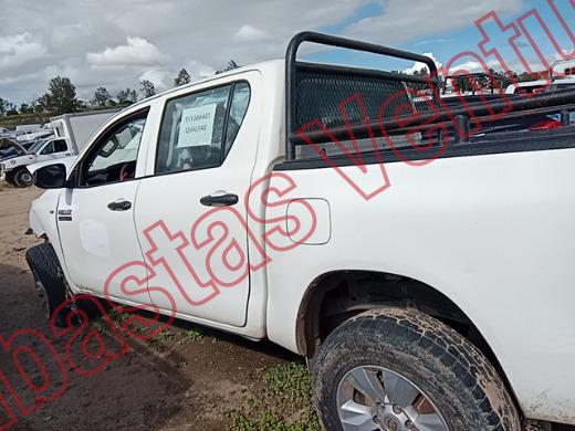 TOYOTA HILUX 2022, foto 8 de 19