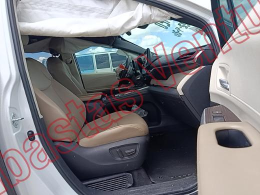 TOYOTA SIENNA 2022, foto 12 de 19