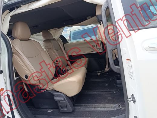 TOYOTA SIENNA 2022, foto 13 de 19