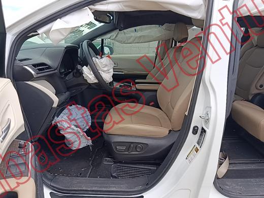 TOYOTA SIENNA 2022, foto 17 de 19