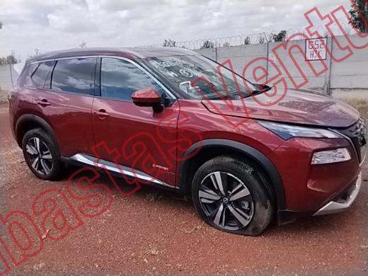 NISSAN X-TRAIL 2023, foto 4 de 19