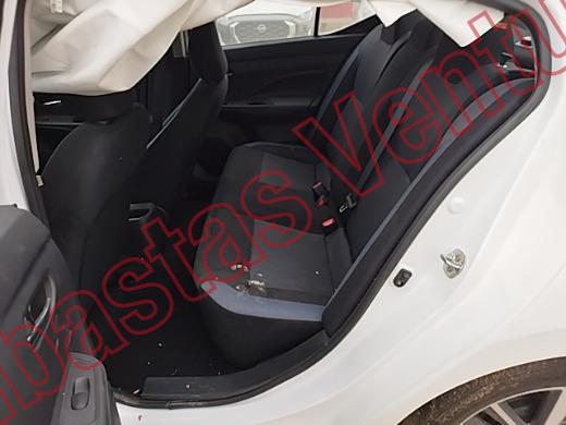 NISSAN VERSA 2025, foto 16 de 19