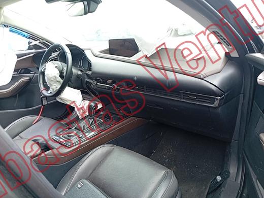 MAZDA CX30 2025, foto 14 de 19