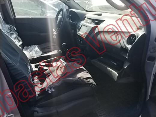 NISSAN FRONTIER 2025, foto 12 de 19