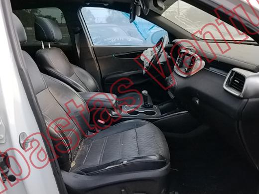KIA SORENTO  2017, foto 12 de 19