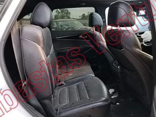 KIA SORENTO  2017, foto 13 de 19