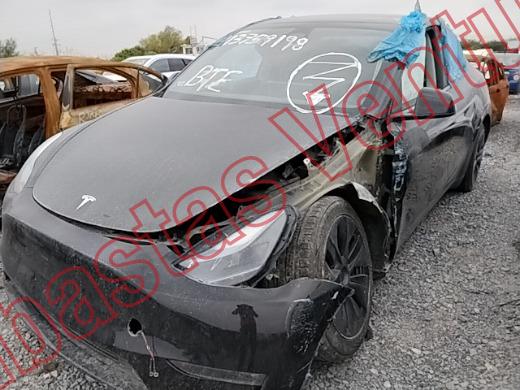 TESLA Y 2025, foto 1 de 19