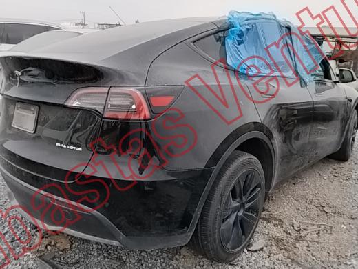 TESLA Y 2025, foto 5 de 19