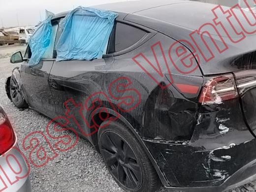 TESLA Y 2025, foto 8 de 19