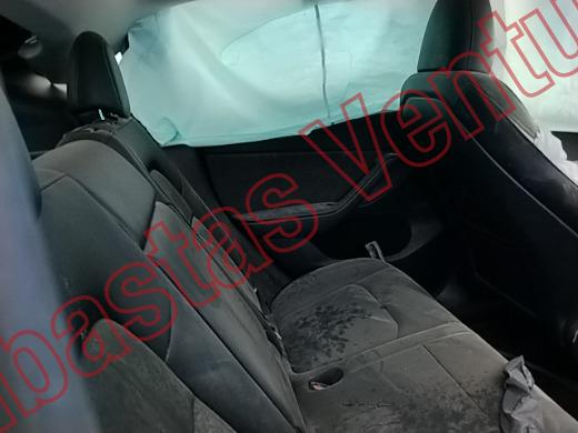 TESLA Y 2025, foto 13 de 19
