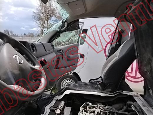 NISSAN URVAN 2022, foto 17 de 19