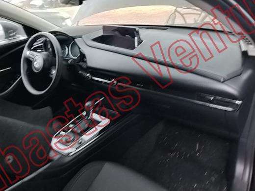 MAZDA CX30 2025, foto 14 de 19