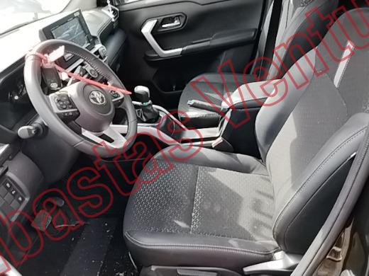 TOYOTA RAIZE 2025, foto 17 de 19