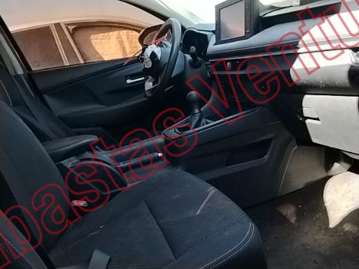 TOYOTA YARIS 2024, foto 12 de 19