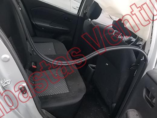 NISSAN VERSA 2026, foto 13 de 19