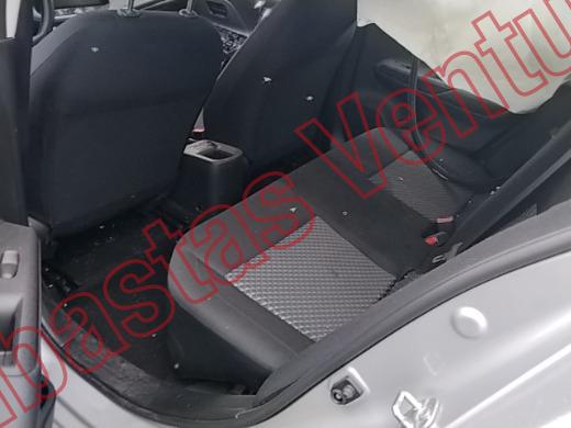 NISSAN VERSA 2026, foto 16 de 19