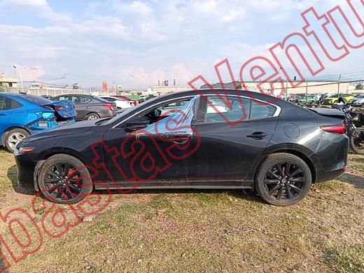 MAZDA MAZDA 3 2023, foto 8 de 19