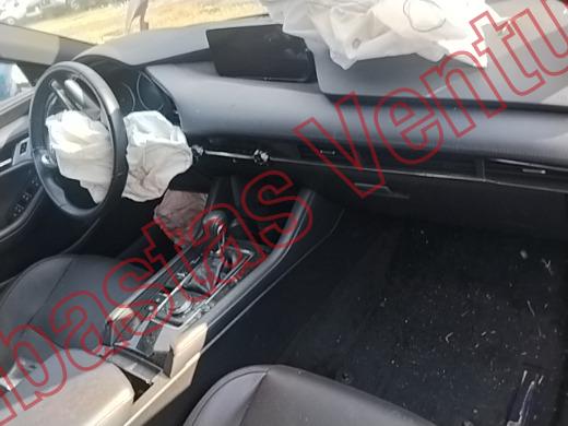 MAZDA MAZDA 3 2025, foto 14 de 19