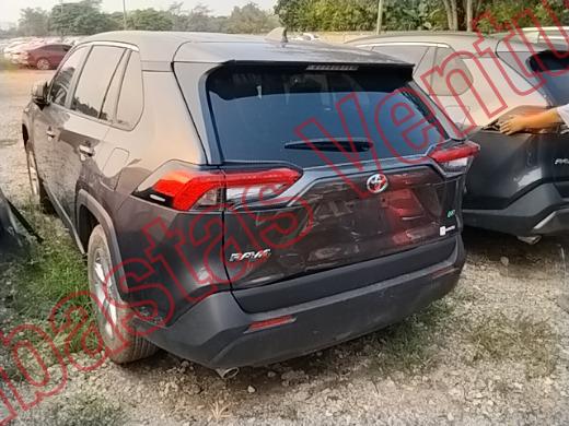 TOYOTA RAV4 2025, foto 7 de 19
