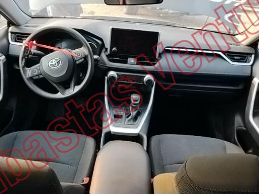 TOYOTA RAV4 2025, foto 14 de 19